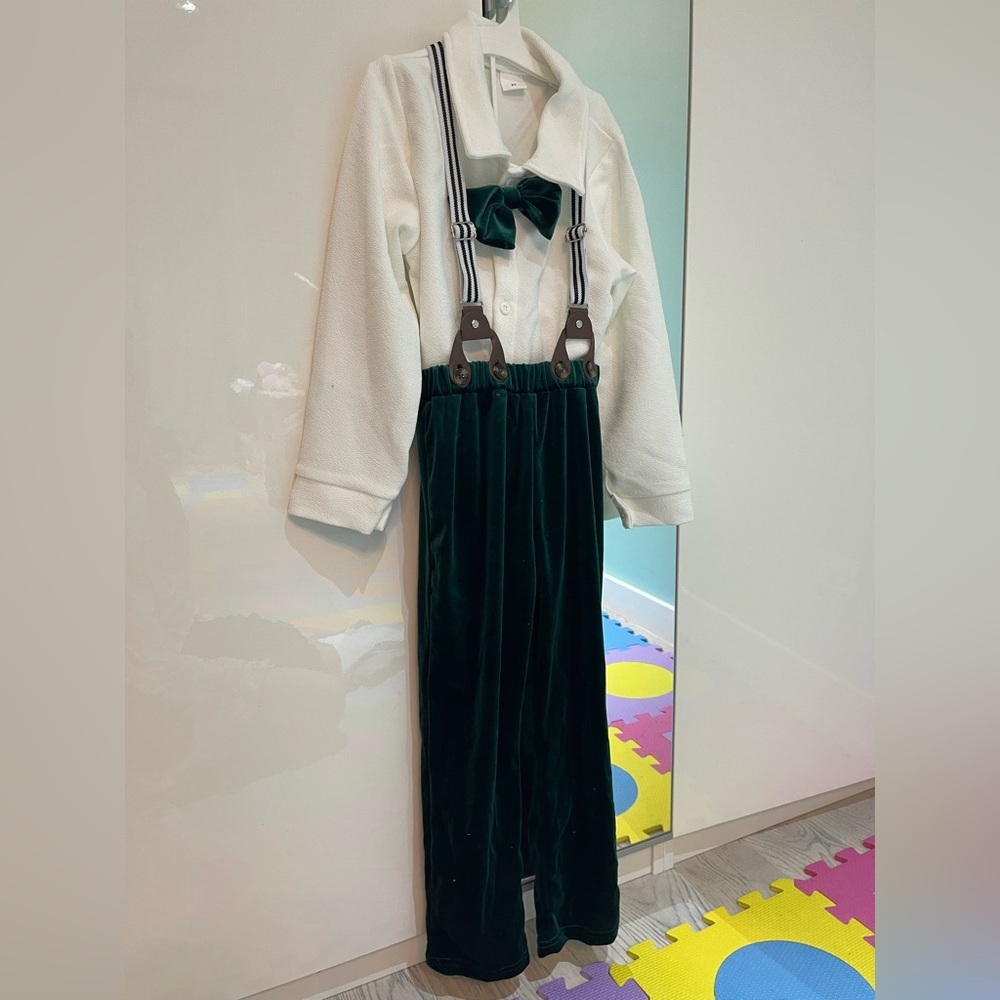 Elegant Green Velvet Jumpsuit with White Top